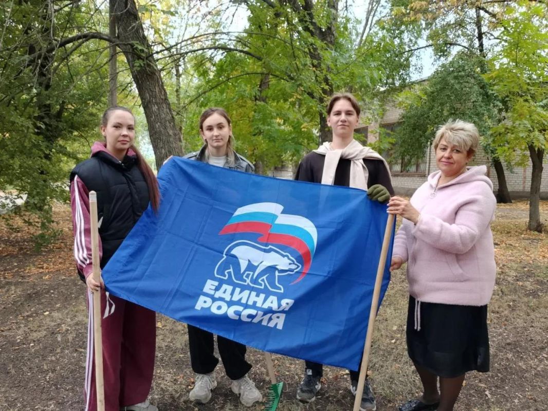 Сегодня, 22 октября 2026 года, в рамках проекта «Городская среда», неравнодушные жители Кировского района приняли участие в традиционной экологической акции «Чистый четверг»