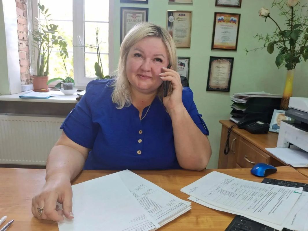 Сегодня прямую линию с жителями округа провела директор Филиала Службы занятости населения ДНР в Ясиноватском округе Татьяна Гулова