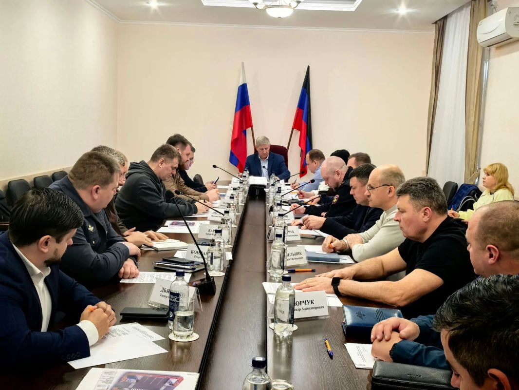 Безопасность, подготовка к зиме и планы: итоги заседания Правительственной комиссии по БДД в ДНР