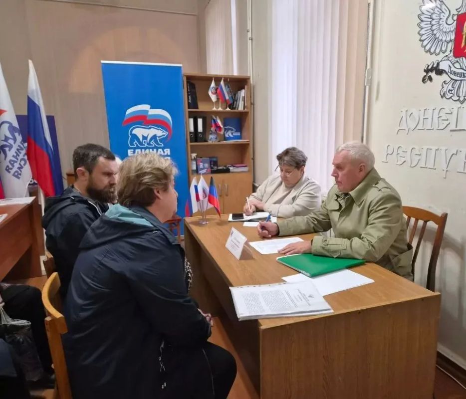 Евгений Поплавский: В общественной приемной Единой России в городе Зугрэс состоялся прием граждан