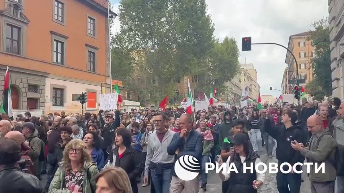 Масштабная акция против военных конфликтов проходит в Риме