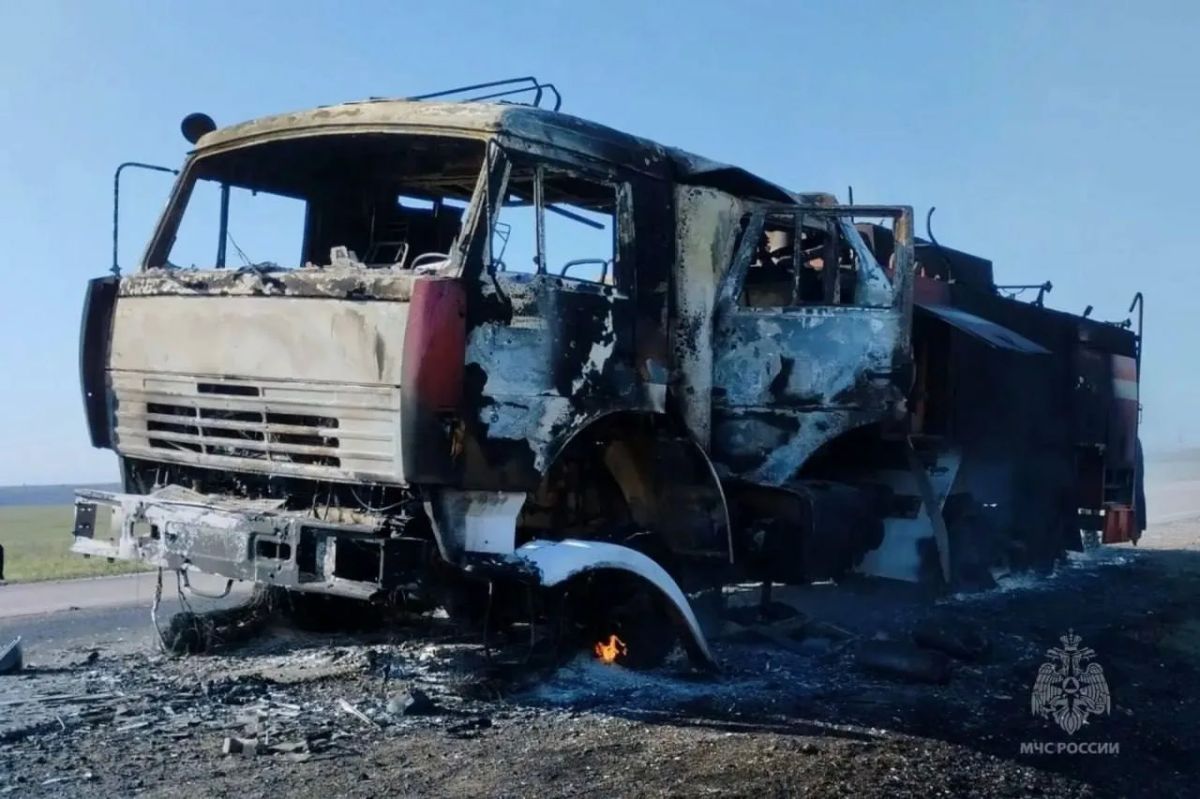 В Тельмановском округе ДНР при налёте украинского БПЛА уничтожена пожарная автоцистерна МЧС России — пресс-служба ведомства