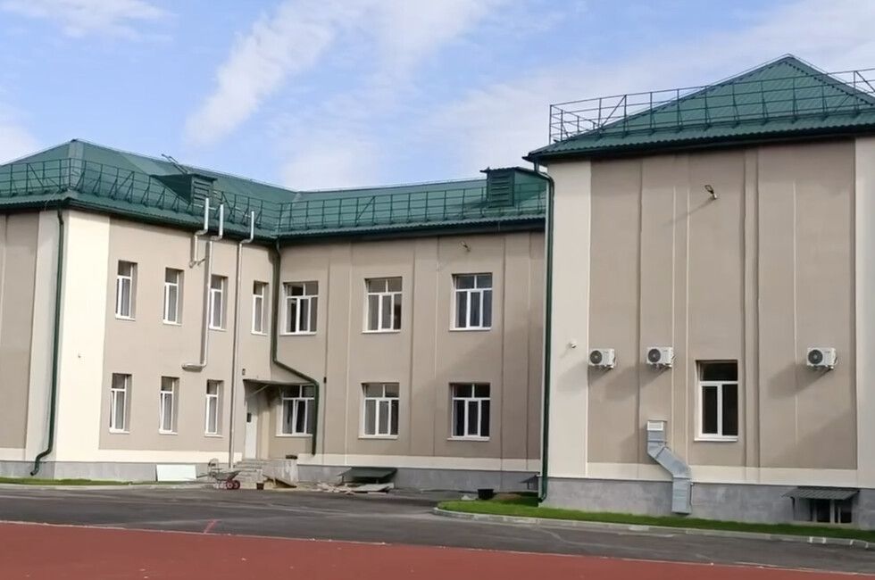 В Мариуполе восстановили второй корпус школы, разрушенной в 2022 году