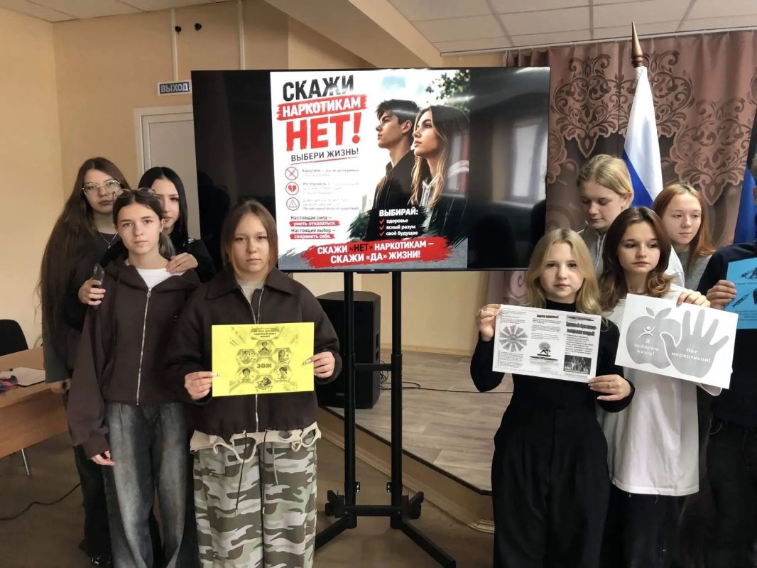 Школьникам Ждановки напомнили о вреде наркотиков