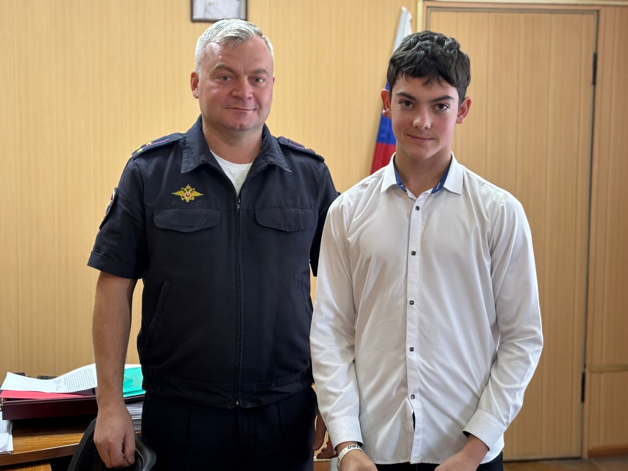 Сотрудники полиции вручили паспорта юным жителям Старобешевского м.о