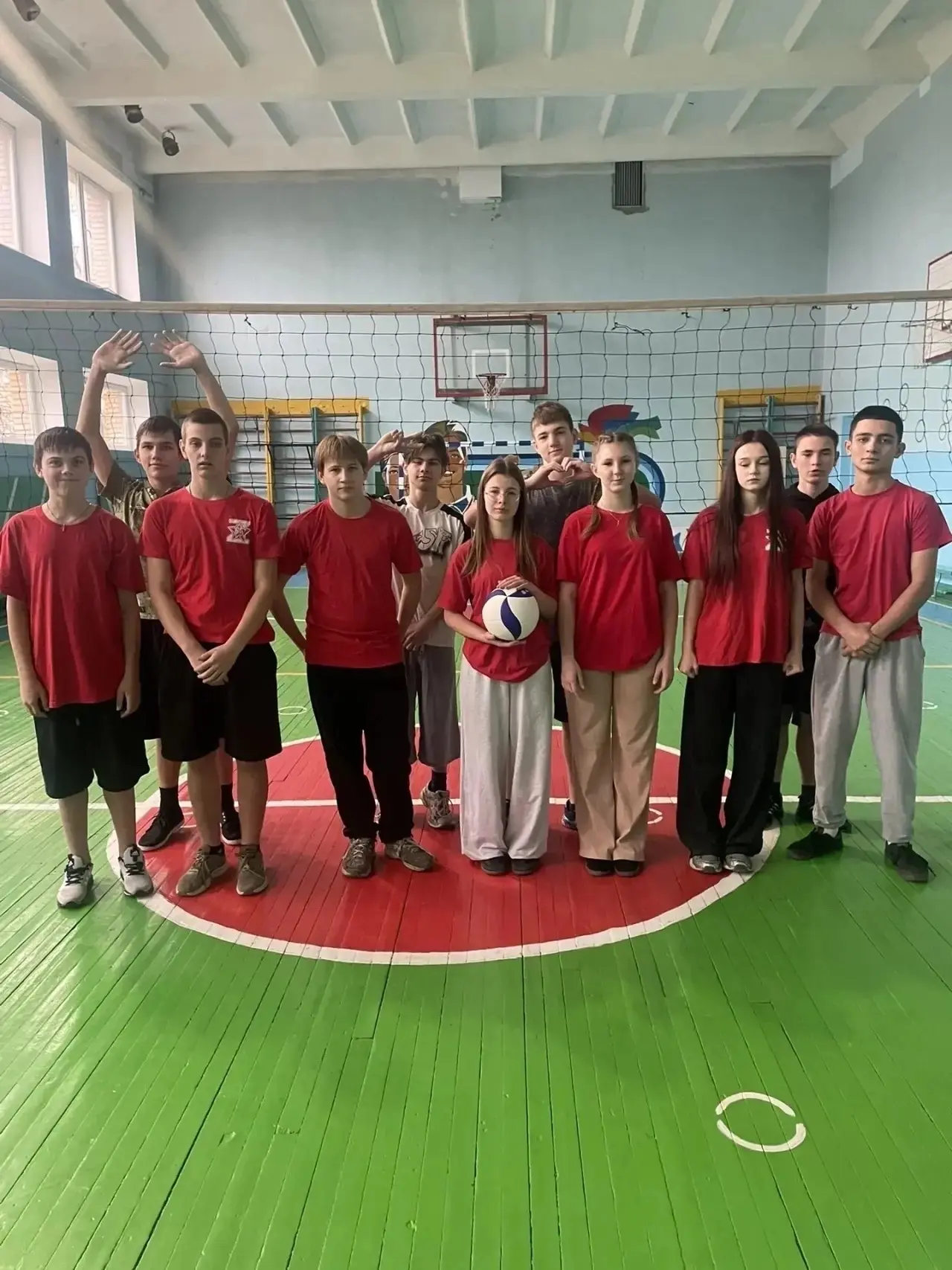 Волейбольный азарт: юнармейцы ВПК “Патриот” на школьных соревнованиях