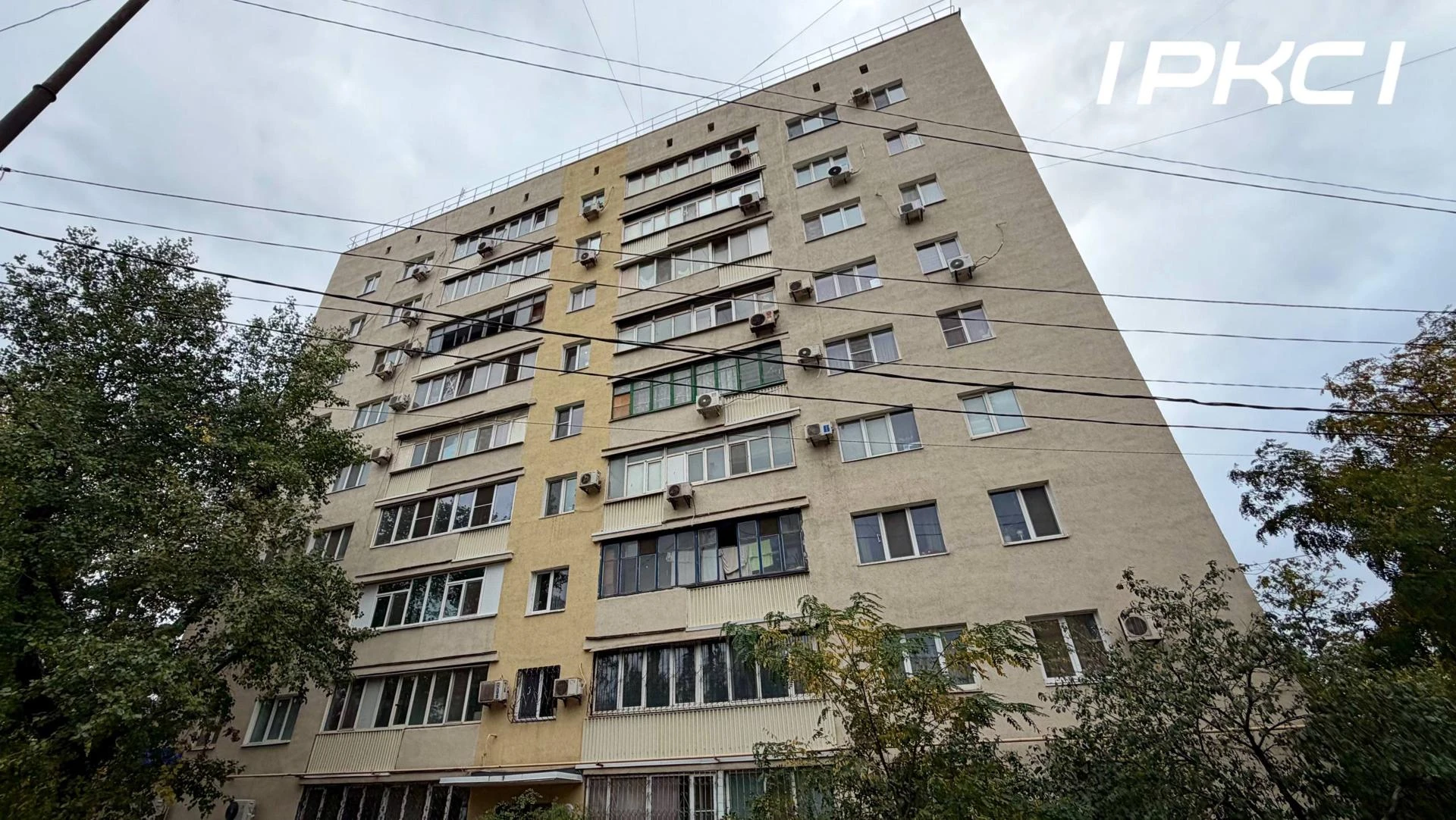 В Ильичевском районе Мариуполя завершается восстановление многоквартирного дома на проспекте Металлургов